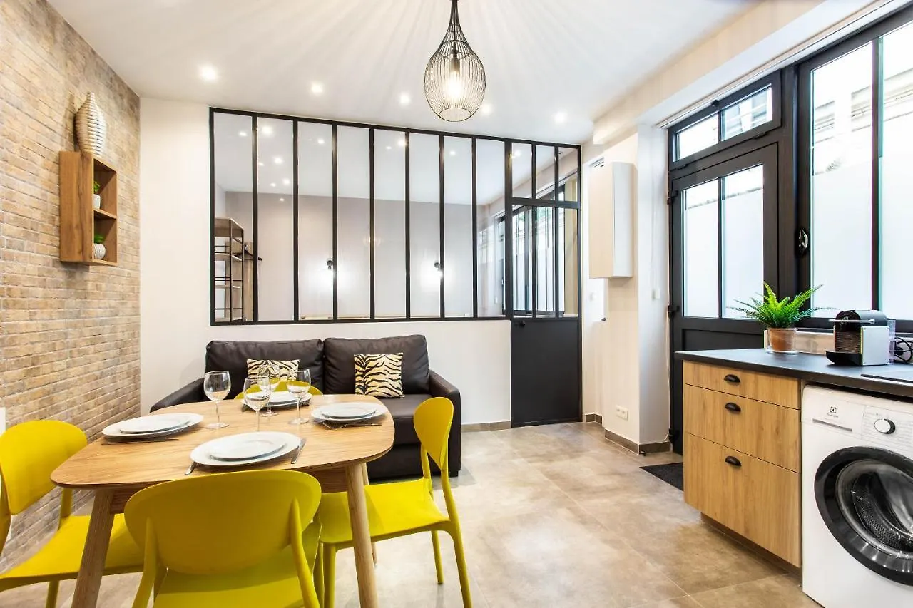 Cmg Oberkampf/ Charonne C Daire Paris Fransa